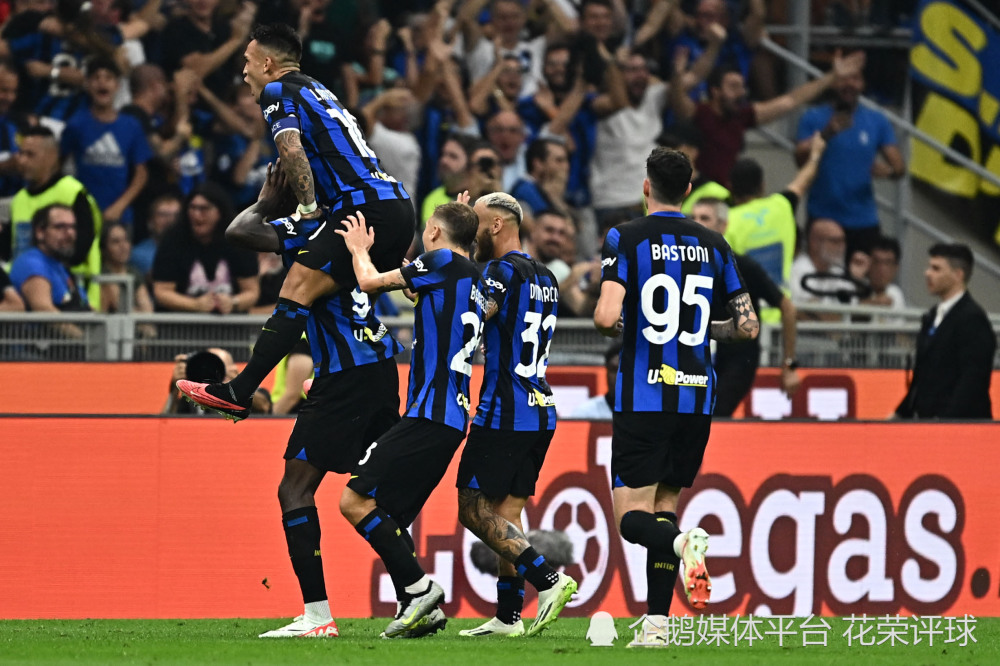  国米锋线配合撕裂对手  